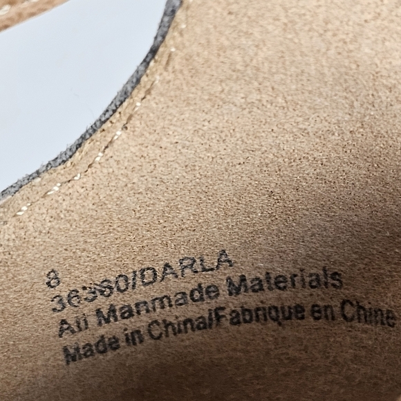 Maurices Gray ankle boots side buckle Size 8 - Picture 10 of 10